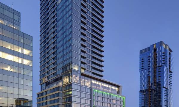 Holiday Inn & Suites Montreal Centre-Ville Ouest by IHG