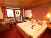 Dreimäderlhaus - Das Vegetarische Boutique Hotel Hotels near Weißensee