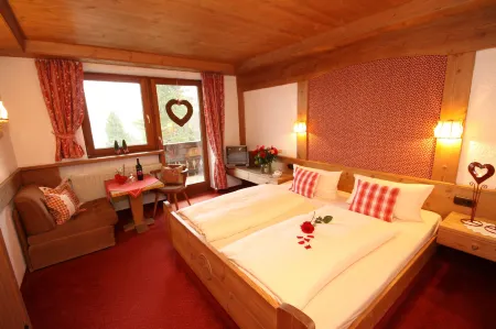 Dreimäderlhaus - Das Vegetarische Boutique Hotel Отели рядом со станцией Дым