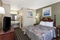 Days Inn by Wyndham Lenoir City - Wifi