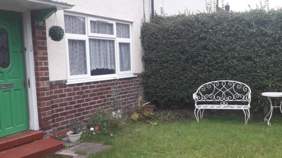 Homely 4-Bed House in Manchester