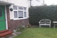 Homely 4-Bed House in Manchester