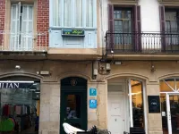 Pensión Régil Hotels near Beach of La Concha