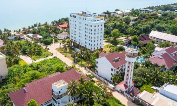 The Tahiti Beach Hotel Отели рядом с достопримечательностью «Sung Hung Pagoda»