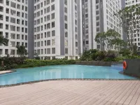 Minimalist Studio Apartment with City View at M-Town Residence Hotell i West Pakulonan