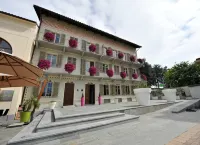 Casa Americani Hotels in Monta