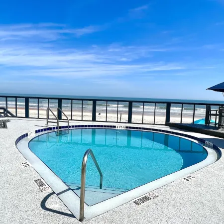 Ocean Breeze - Ocean Front at Symphony Beach Club!