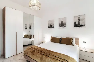 Zamenhof 9 - by Myhomeincomo Hotels in Uggiate con Ronago