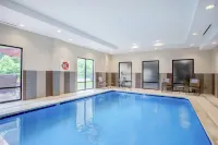 Hampton Inn Voorhees Hotels in Echelon