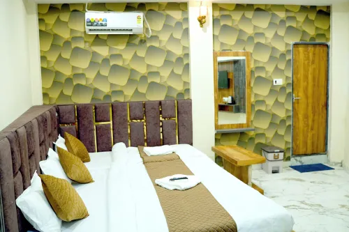 Hotel Mahalok Palace Hotels in Ujjain