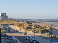 市中心附近的角落公寓