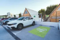Costa del Sol Glamping Village - Parking