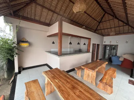 Krisna Bungalows and Restaurant Отели рядом с достопримечательностью «Gili Nanggu»
