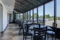 La Saguenéenne - Hôtel et Centre de Congrès - breakfast