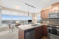 Stylish Downtown Condos by Globalstay - Mountain view