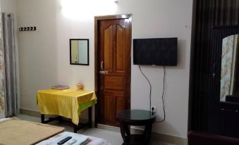 Hotel Charu