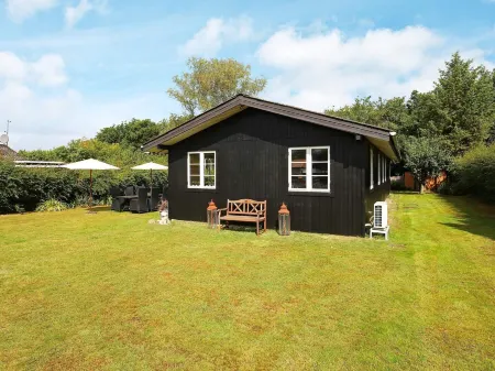 7 Person Holiday Home in Kirke Hyllinge by Traum Отели в г. Kirke-Hyllinge