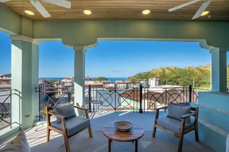 Stunning 3-Bd Beachside Home with Small Pool