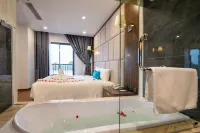 Paddington Hotel Halong Bayview - Bathtub