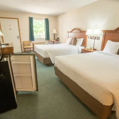 Green Gables Inn Hotels near Lakeside Forest Wilderness Area