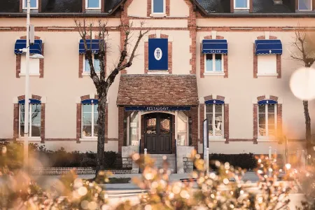 La Maison Tatin Отели в г. Нуан-ле-Фюзелье