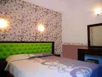 Blue Bay Beach Hotel - Mountain view