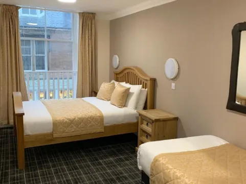 더 로얄 게스트하우스