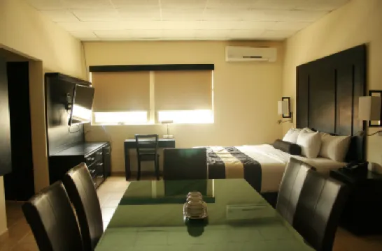 Hotel El Camino Inn & Suites Отели в г. 