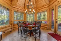Luxury Log Chalet | Pool + Private HotTub | Ski in/Out | Overlooking Greywolf GC Hotels in East Kootenay F