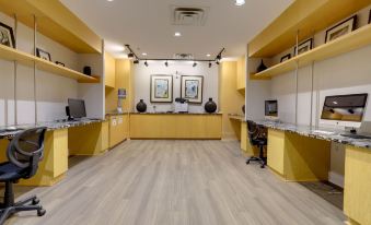 Bright Apartment Walk to Ballston Metro