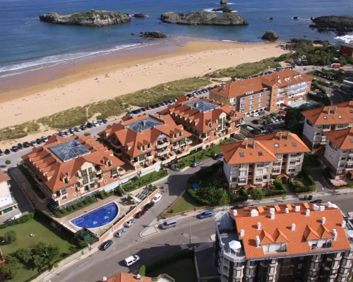 Hotel Marítimo Ris Con Garaje Hotels in Noja