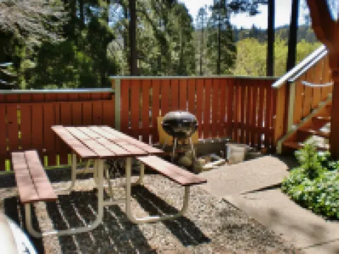 The North Shore Inn Hotels in Crestline