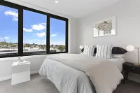 Enfield Sky - Brand New Luxury Penthouse