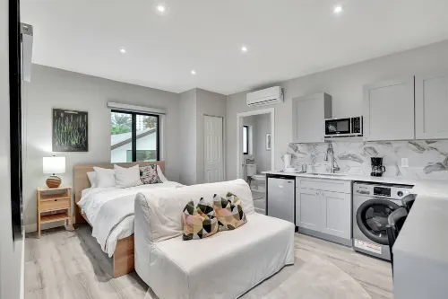 2922 Banyan Units