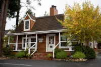 J Patrick Inn Hotels in Cambria
