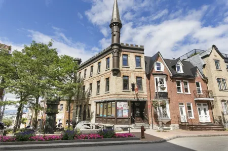 Auberge Château des Tourelles Отели рядом с достопримечательностью «Rue Sainte-Anne»