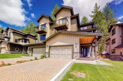 Gondola Vista Luxury Villas by Ski Heavenly & Beaches Hotel a 