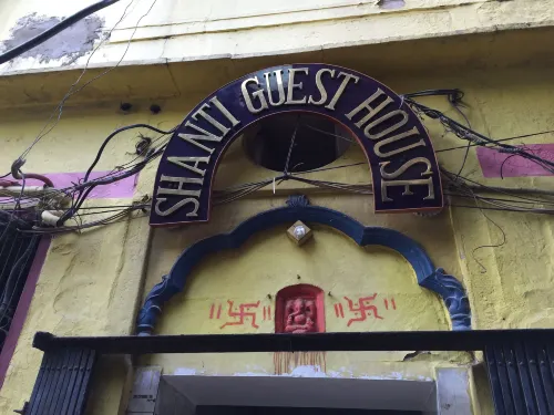 Shanti Guest House Hotels in Domari