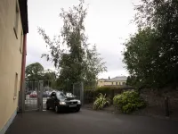Cathedral View Apartments - parking
