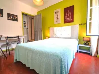 La Croix du Puits Hotels in Robion