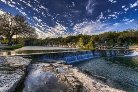 Emerald Gem - In Downtown Georgetown