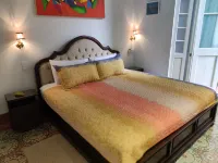 Lodging in Old Havana with king size bed, kitchen and 24 h service