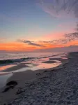 Walk to beach, restaurants, & shopping. Charming, pet-friendly 3BR bungalow.
