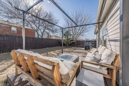 Modern, Comfy, Next to Frisco and Lake Lewisville in peaceful Little Elm Отели в г. Литл-Элм