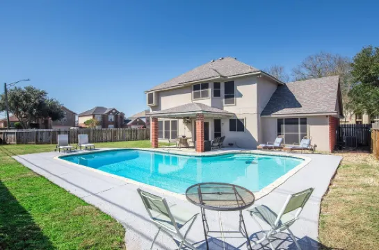 Luxury Amenities and Game Room - Stunning Family Paradise