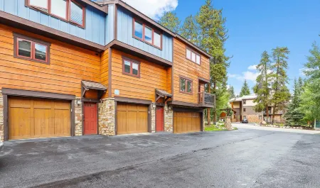 Cozy Gas Fireplace and Access to Upper Village Pool - Charming Retreat