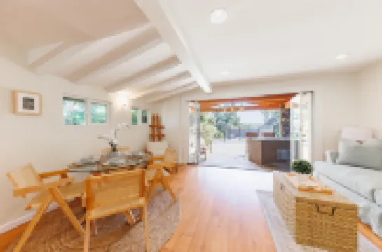 Private Pool and Spa Oasis - Charming Tranquil Retreat