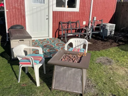 Cozy and close to downtown Port Clinton, Jet Express to Put-In-Bay and fishing!