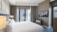 Rooftop Pool and Onsite Spa Amenities - Exquisite Luxury Retreat Hotels in Summit County