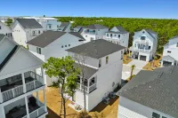 Coastal Vibes and Spacious Living - Charming Florida Retreat Hotel di Inlet Beach